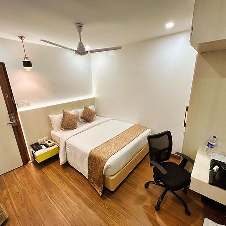 White House By Maxxvalue Service Apartments Bandra Bombay Esterno foto