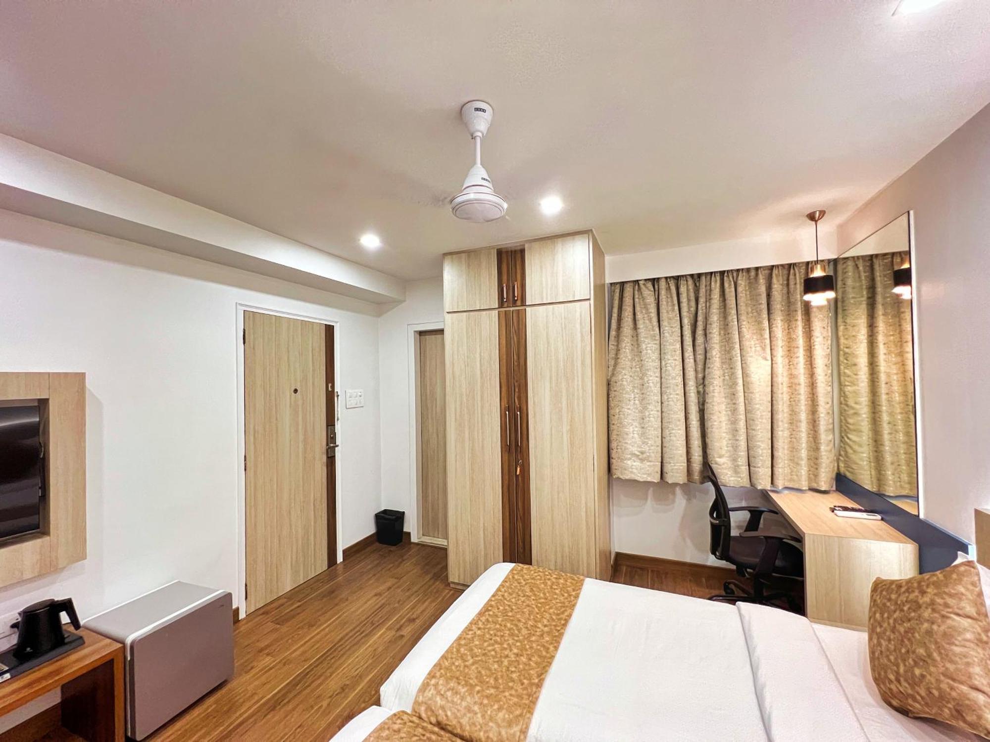 White House By Maxxvalue Service Apartments Bandra Bombay Esterno foto