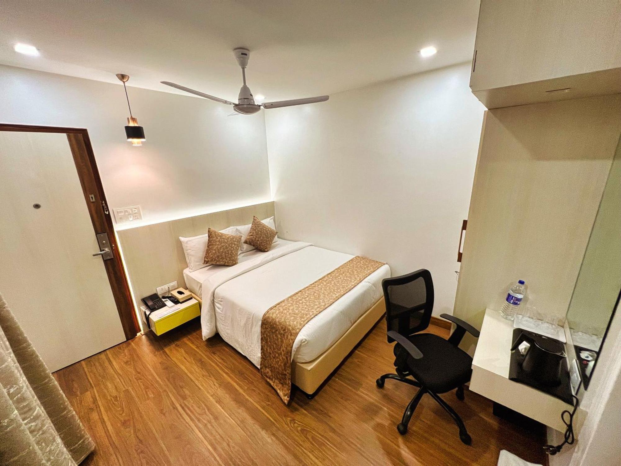 White House By Maxxvalue Service Apartments Bandra Bombay Esterno foto