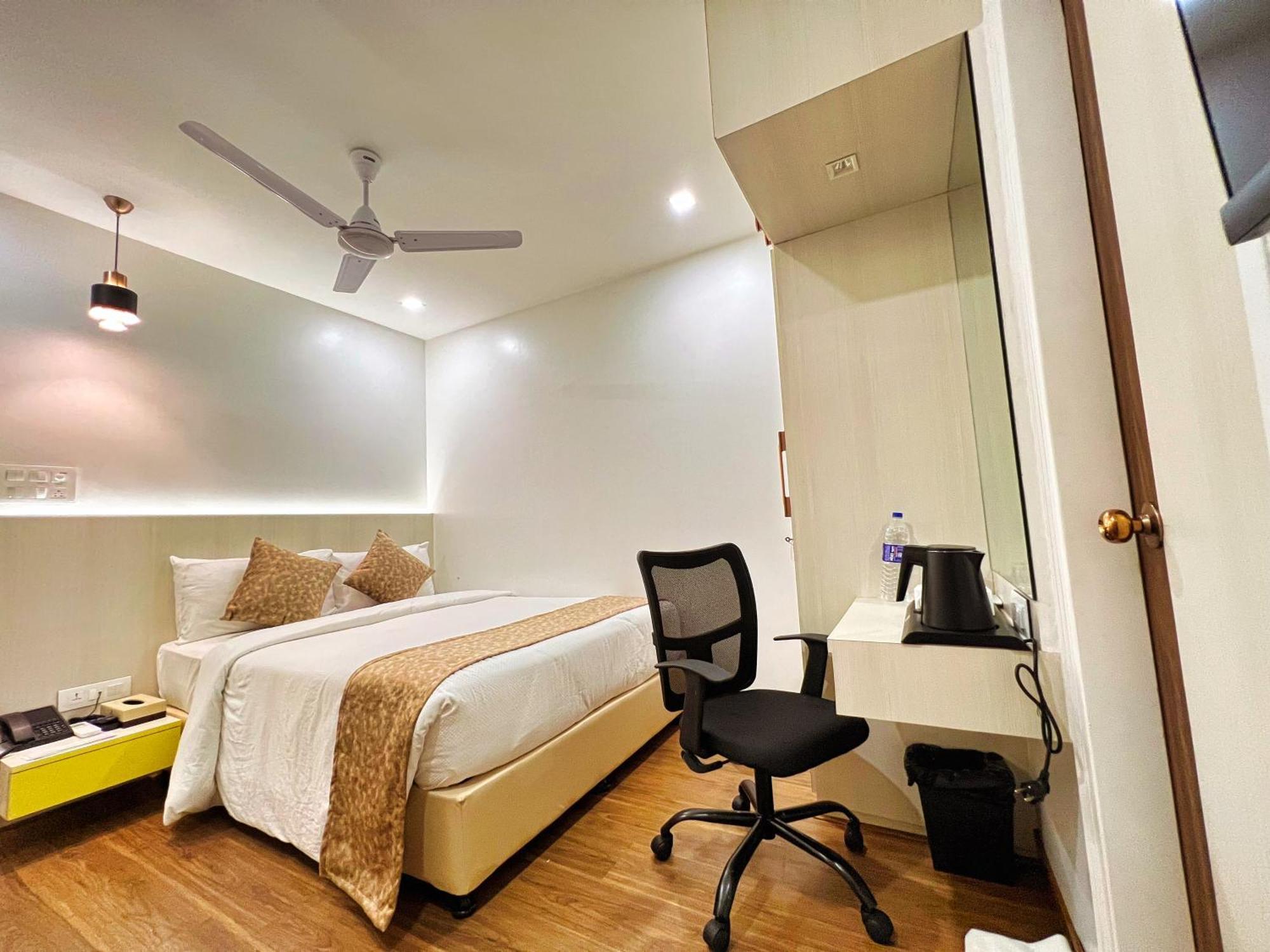 White House By Maxxvalue Service Apartments Bandra Bombay Esterno foto